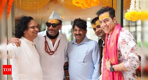 Congratulations! Sudhanshu Pandey celebrates his。